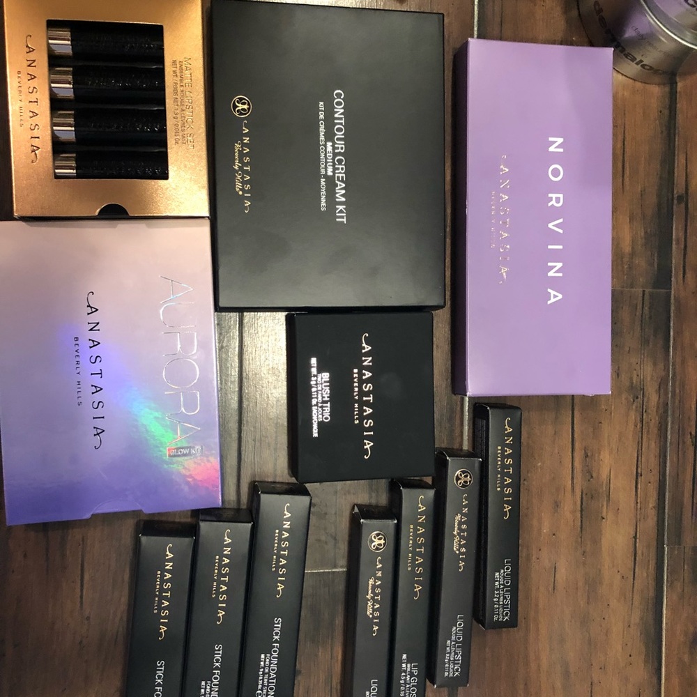 Anastasia Beverly Hills Bundle Kit
